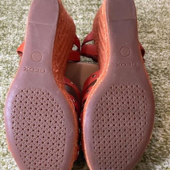 Geox Orange sandals - Size 9.5 - Picture 3 of 3